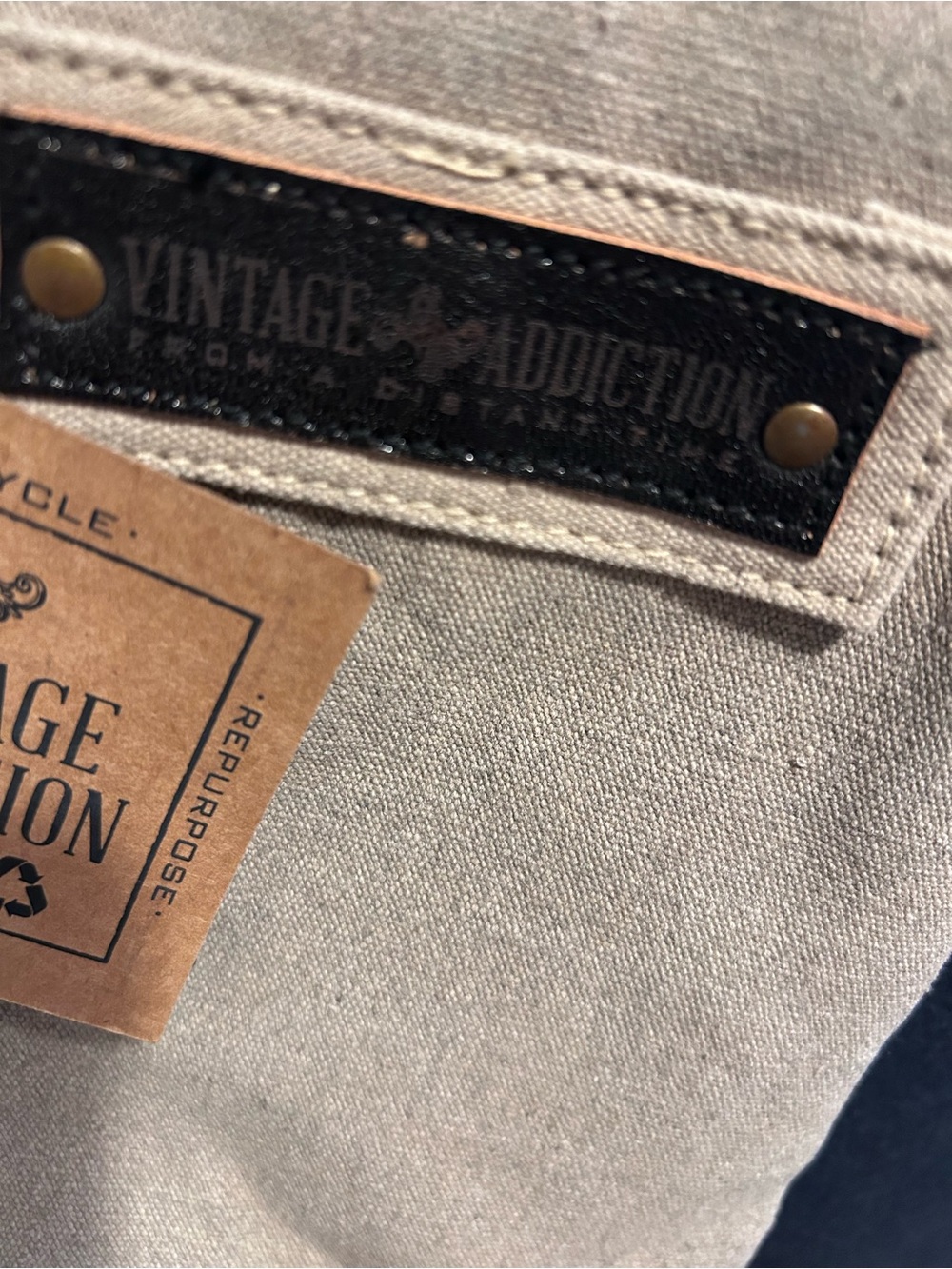 Women’s Vintage Addiction canvas crossbody purse. New with tags. - Picture 5 of 8